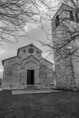 Matrice, Campobasso belediyesine bağlı bir manastır. Manastırın inşasının tarihi bilinmemekle birlikte, Ağustos 1148 'de Benevento Başpiskoposu II. Peter tarafından kutsanmıştır.