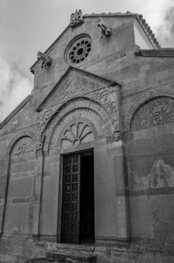 Matrice, Campobasso belediyesine bağlı bir manastır. Manastırın inşasının tarihi bilinmemekle birlikte, Ağustos 1148 'de Benevento Başpiskoposu II. Peter tarafından kutsanmıştır.