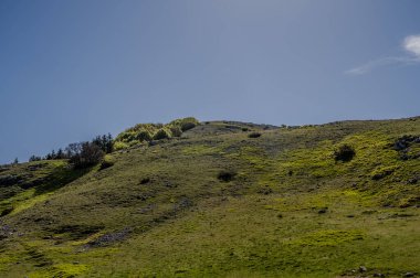 Molise, Adriyatik Denizi kıyısında uzanan bir İtalyan dağlık bölgesidir. Apennine Dağları 'ndaki Abruzzo Milli Parkı' nın zengin bir kısmını kapsıyor..