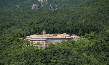 Trisulti Charterhouse, Frosinone ilinin Collepardo ilçesine bağlı bir manastır. 1879 yılında ulusal bir anıt olarak kabul edilmiştir..