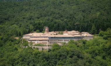 Trisulti Charterhouse, Frosinone ilinin Collepardo ilçesine bağlı bir manastır. 1879 yılında ulusal bir anıt olarak kabul edilmiştir..