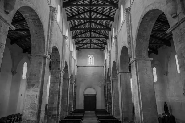 stock image It is a Christian monastic complex located in the municipality of Fossacesia, on a hill overlooking the Adriatic Sea. The complex is made up of a basilica and the nearby convent.