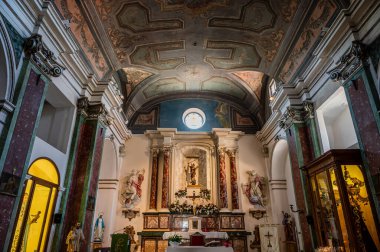 San Michele Arcangelo Kilisesi 'nin inşası 14. yüzyıla dayanıyor. 14. yüzyılın sonunda Celano Kontları onu Celestine rahiplerinin cemaatine bağışladı.