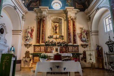 San Michele Arcangelo Kilisesi 'nin inşası 14. yüzyıla dayanıyor. 14. yüzyılın sonunda Celano Kontları onu Celestine rahiplerinin cemaatine bağışladı.