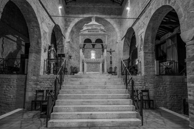 San Clemente al Vomano Manastırı, Teramo ilinin Vomano di Notaresco ilçesine yakın, Abruzzo 'da küçük bir tepenin üzerinde bulunan Katolik bir ibadethanedir..