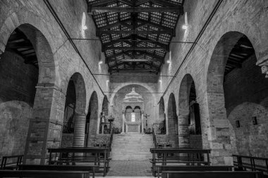 San Clemente al Vomano Manastırı, Teramo ilinin Vomano di Notaresco ilçesine yakın, Abruzzo 'da küçük bir tepenin üzerinde bulunan Katolik bir ibadethanedir..