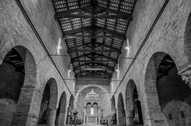 San Clemente al Vomano Manastırı, Teramo ilinin Vomano di Notaresco ilçesine yakın, Abruzzo 'da küçük bir tepenin üzerinde bulunan Katolik bir ibadethanedir..