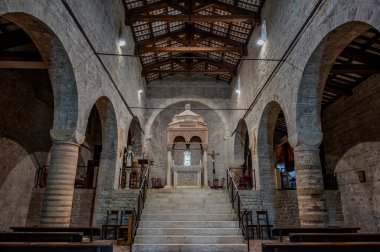 San Clemente al Vomano Manastırı, Teramo ilinin Vomano di Notaresco ilçesine yakın, Abruzzo 'da küçük bir tepenin üzerinde bulunan Katolik bir ibadethanedir..