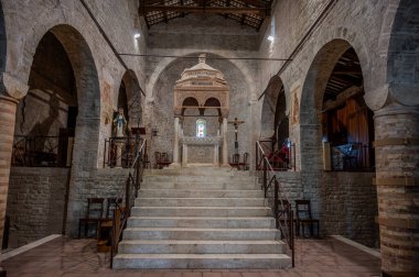 San Clemente al Vomano Manastırı, Teramo ilinin Vomano di Notaresco ilçesine yakın, Abruzzo 'da küçük bir tepenin üzerinde bulunan Katolik bir ibadethanedir..