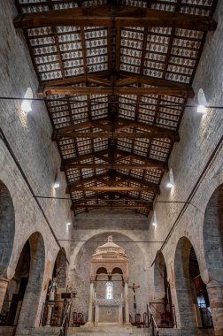 San Clemente al Vomano Manastırı, Teramo ilinin Vomano di Notaresco ilçesine yakın, Abruzzo 'da küçük bir tepenin üzerinde bulunan Katolik bir ibadethanedir..