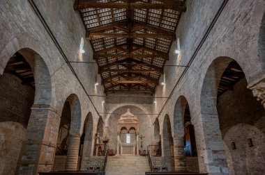 San Clemente al Vomano Manastırı, Teramo ilinin Vomano di Notaresco ilçesine yakın, Abruzzo 'da küçük bir tepenin üzerinde bulunan Katolik bir ibadethanedir..
