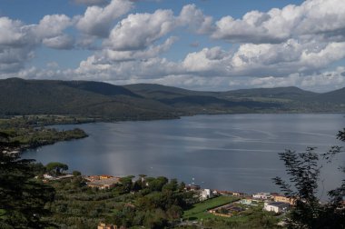 Bracciano Gölü (İngilizce: 