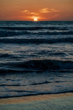 Tyrhenian Denizi, Lazio, İtalya. Sonbahar günbatımı