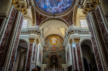 Isernia, Molise. Havari Aziz Petrus Katedrali, Isernia şehrinin en önemli Katolik binasıdır.
