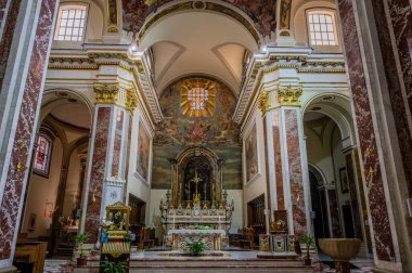 Isernia, Molise. Havari Aziz Petrus Katedrali, Isernia şehrinin en önemli Katolik binasıdır.