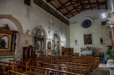 Isernia, Molise. Santa Chiara Kilisesi 281024