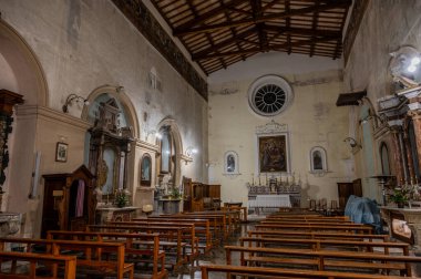 Isernia, Molise. Santa Chiara Kilisesi 281024
