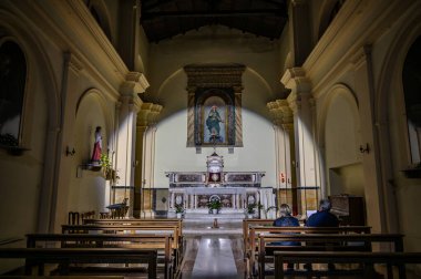 Lekesiz Gebelik Kilisesi 1805 depremiyle yerle bir oldu ve 1852 'de yeniden inşa edildi. İç kısımda 14 'üncü yüzyıldan kalma ahşap tavanlı tek bir kabuk var..