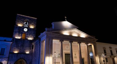 Isernia, Molise. Havari Aziz Petrus Katedrali, Isernia şehrinin en önemli Katolik binasıdır..