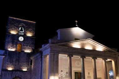 Isernia, Molise. Havari Aziz Petrus Katedrali, Isernia şehrinin en önemli Katolik binasıdır..