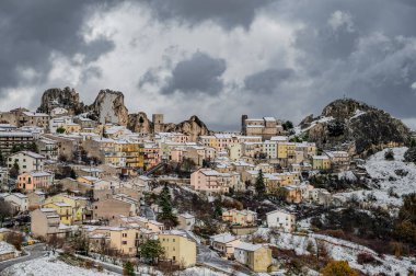 It is an Italian town of 732 inhabitants in the province of Isernia in Molise, famous for the Samnite Sanctuary. clipart