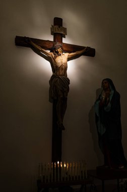 San Clemente Katedrali Teano şehrinin başlıca ibadet yeri ve Teano-Calvi piskoposluğunun merkezidir.