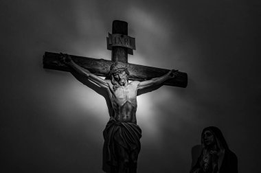 San Clemente Katedrali Teano şehrinin başlıca ibadet yeri ve Teano-Calvi piskoposluğunun merkezidir.