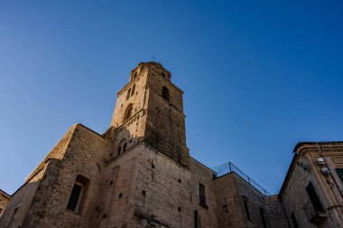 The church of S. Francesco or sanctuary of the Eucharistic Miracle is annexed to the homonymous convent of the Friars Conventual. It contains the famous relics of the Eucharistic miracle of Lanciano.