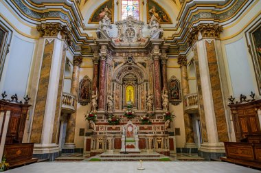 The Cathedral of the Madonna del Ponte is the main place of worship in Lanciano. In Feb. 1909, Pope Pius X elevated it to the rank of minor basilica, and in 1940 it was declared a National Monument clipart