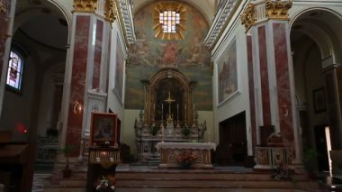 Isernia, Molise. Havari Aziz Petrus Katedrali, Isernia şehrinin en önemli Katolik binasıdır..