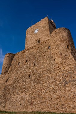 Termoli 'nin Swabian kalesi profiline göre şehrin ortaçağ köyü. İnşaatı yaklaşık 13. yüzyıla dayanıyor..