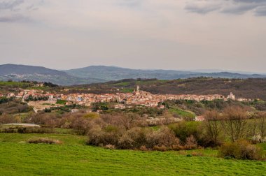 Sant 'Elena Sannita (eski adı Cameli), İtalya' nın Molise eyaletinde yer alan bir şehirdir. Kökeni ne kadar belirsiz olsa da ortaçağdan kalma..