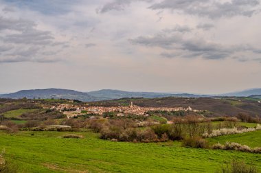 Sant 'Elena Sannita (eski adı Cameli), İtalya' nın Molise eyaletinde yer alan bir şehirdir. Kökeni ne kadar belirsiz olsa da ortaçağdan kalma..