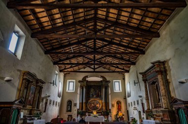 Kilise, büyük olasılıkla topluluk tarafından bağışlandı, 15. yüzyılın sonları ve 1517 yılları arasında Augustinian babaları tarafından inşa edildi..