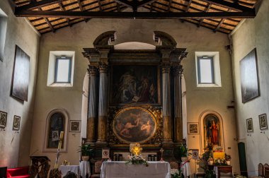 Kilise, büyük olasılıkla topluluk tarafından bağışlandı, 15. yüzyılın sonları ve 1517 yılları arasında Augustinian babaları tarafından inşa edildi..