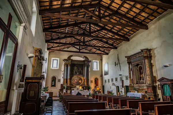 Kilise, büyük olasılıkla topluluk tarafından bağışlandı, 15. yüzyılın sonları ve 1517 yılları arasında Augustinian babaları tarafından inşa edildi..