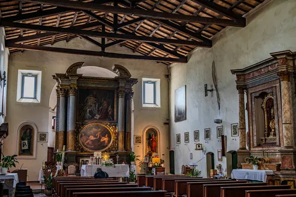 Kilise, büyük olasılıkla topluluk tarafından bağışlandı, 15. yüzyılın sonları ve 1517 yılları arasında Augustinian babaları tarafından inşa edildi..