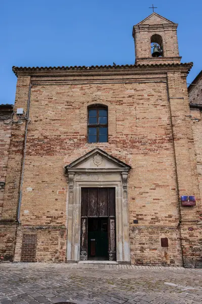 S. Rocco Kilisesi 16. yüzyılın ilk yarısında Mösyö Giacomo da Varese tarafından kumtaşı bir kapı ile inşa edilmiştir. İçeride, Aziz Rocco 'nun ahşap heykeli ve mihraptaki İsa' nın Kutsal Kalbi heykeli..