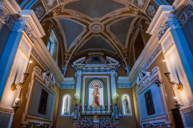 S. Rocco Kilisesi 16. yüzyılın ilk yarısında Mösyö Giacomo da Varese tarafından kumtaşı bir kapı ile inşa edilmiştir. İçeride, Aziz Rocco 'nun ahşap heykeli ve mihraptaki İsa' nın Kutsal Kalbi heykeli..