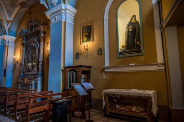 S. Rocco Kilisesi 16. yüzyılın ilk yarısında Mösyö Giacomo da Varese tarafından kumtaşı bir kapı ile inşa edilmiştir. İçeride, Aziz Rocco 'nun ahşap heykeli ve mihraptaki İsa' nın Kutsal Kalbi heykeli..