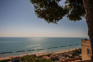 Cupra Marittima (18 Aralık 1862 'ye kadar Marano), İtalya' nın Ascoli Piceno eyaletinde yer alan bir şehirdir..