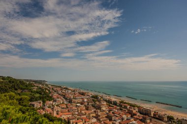 Cupra Marittima (18 Aralık 1862 'ye kadar Marano), İtalya' nın Ascoli Piceno eyaletinde yer alan bir şehirdir..