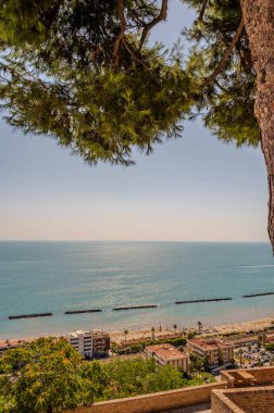 Cupra Marittima (18 Aralık 1862 'ye kadar Marano), İtalya' nın Ascoli Piceno eyaletinde yer alan bir şehirdir..