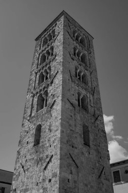 Santa Maria Annunziata Katedrali, Anagni Piskoposluğu 'nun piskoposluk merkezi olan Anagni' de Katolik ibadetinin başlıca yeridir..