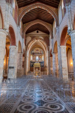 Santa Maria Annunziata Katedrali, Anagni Piskoposluğu 'nun piskoposluk merkezi olan Anagni' de Katolik ibadetinin başlıca yeridir..