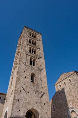 Santa Maria Annunziata Katedrali, Anagni Piskoposluğu 'nun piskoposluk merkezi olan Anagni' de Katolik ibadetinin başlıca yeridir..