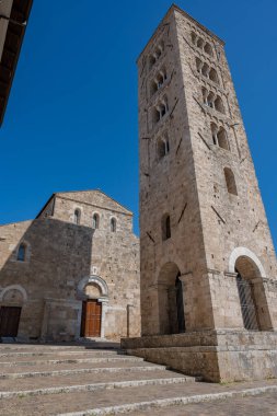 Santa Maria Annunziata Katedrali, Anagni Piskoposluğu 'nun piskoposluk merkezi olan Anagni' de Katolik ibadetinin başlıca yeridir..
