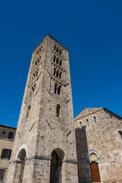 Santa Maria Annunziata Katedrali, Anagni Piskoposluğu 'nun piskoposluk merkezi olan Anagni' de Katolik ibadetinin başlıca yeridir..