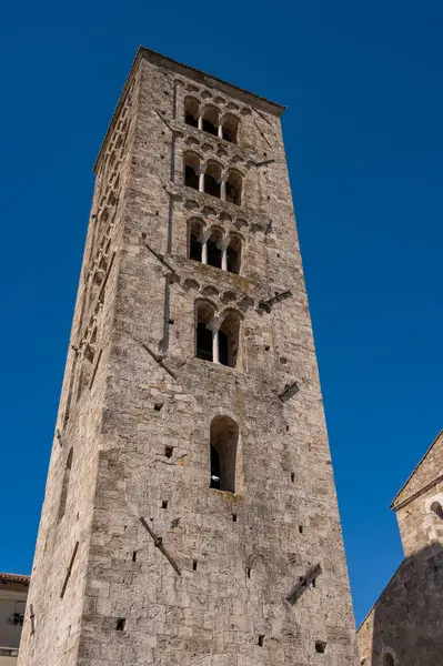 Santa Maria Annunziata Katedrali, Anagni Piskoposluğu 'nun piskoposluk merkezi olan Anagni' de Katolik ibadetinin başlıca yeridir..