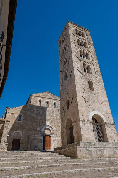 Santa Maria Annunziata Katedrali, Anagni Piskoposluğu 'nun piskoposluk merkezi olan Anagni' de Katolik ibadetinin başlıca yeridir..